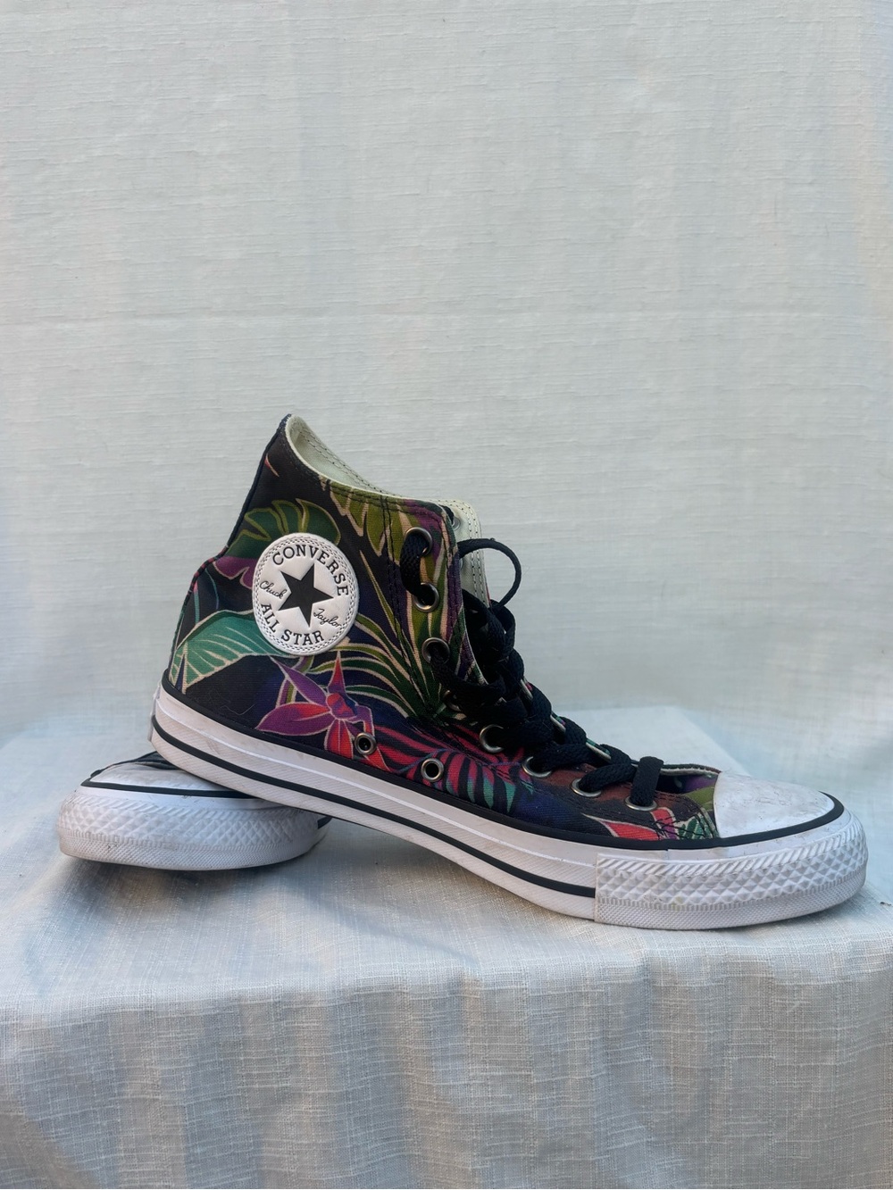 Converse Chuck Taylor All Star Tropical Floral High Top Sneakers Women 9 Men 7